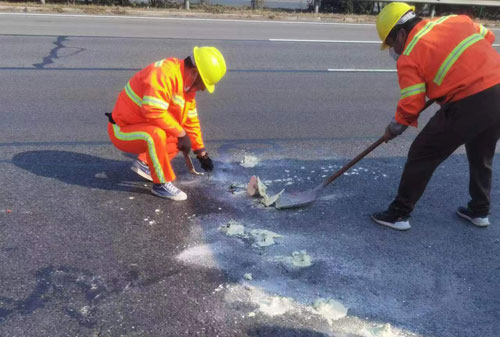 青岛公路下沉注浆加固
